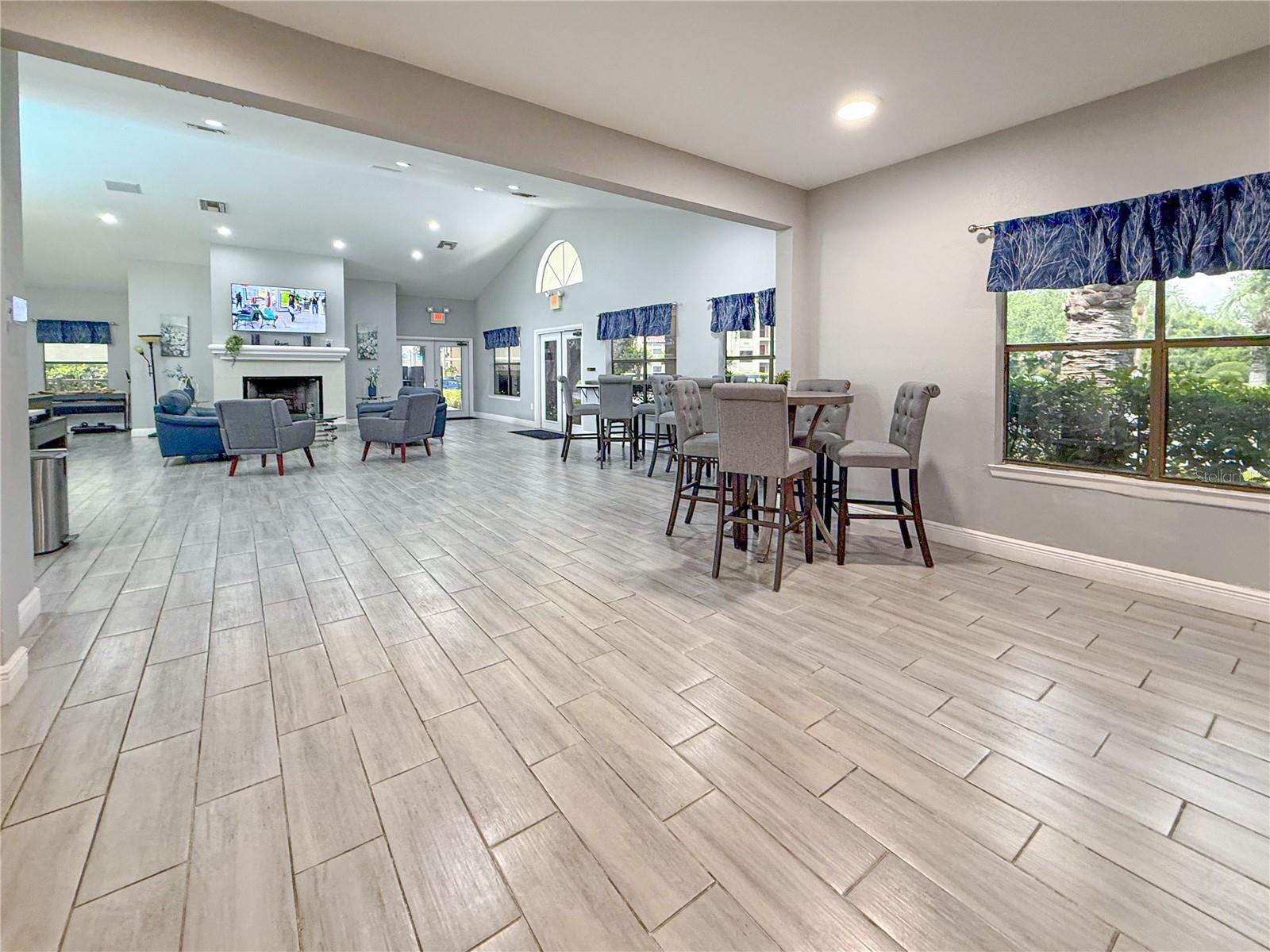 3034 PARKWAY BLVD #102