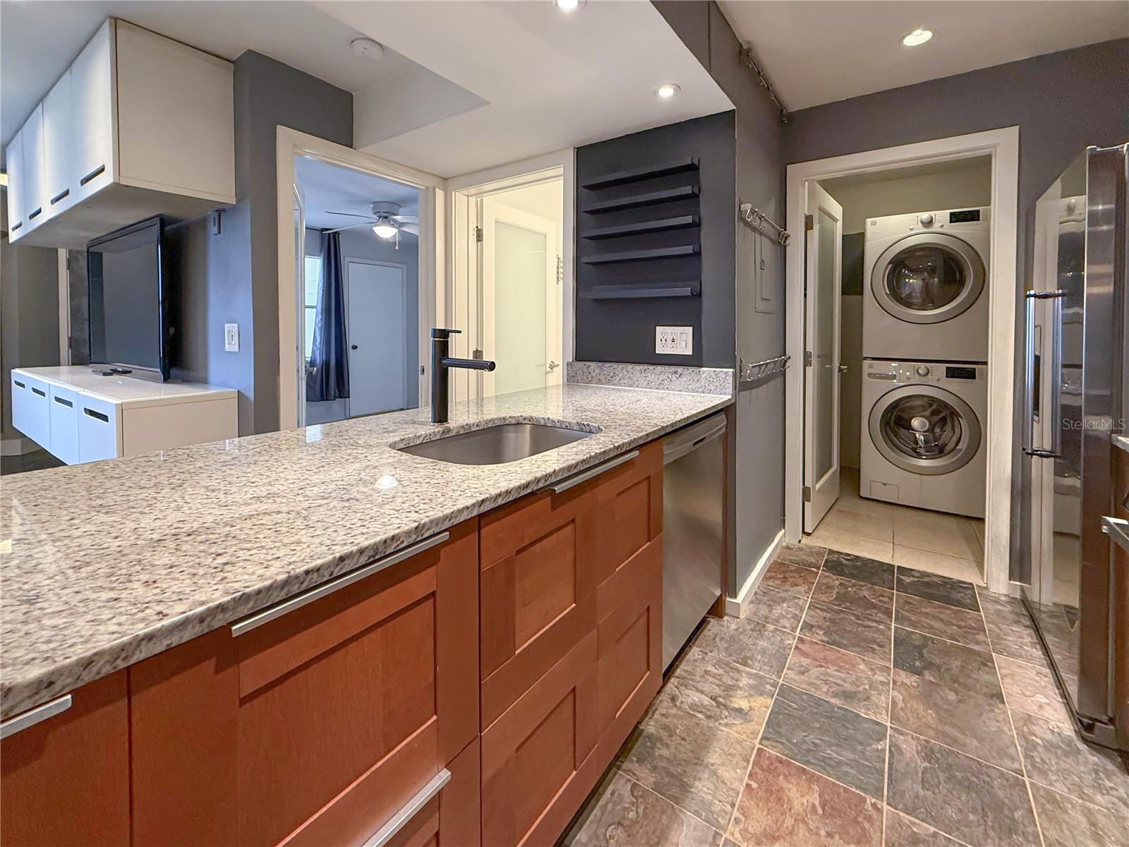 3034 PARKWAY BLVD #102