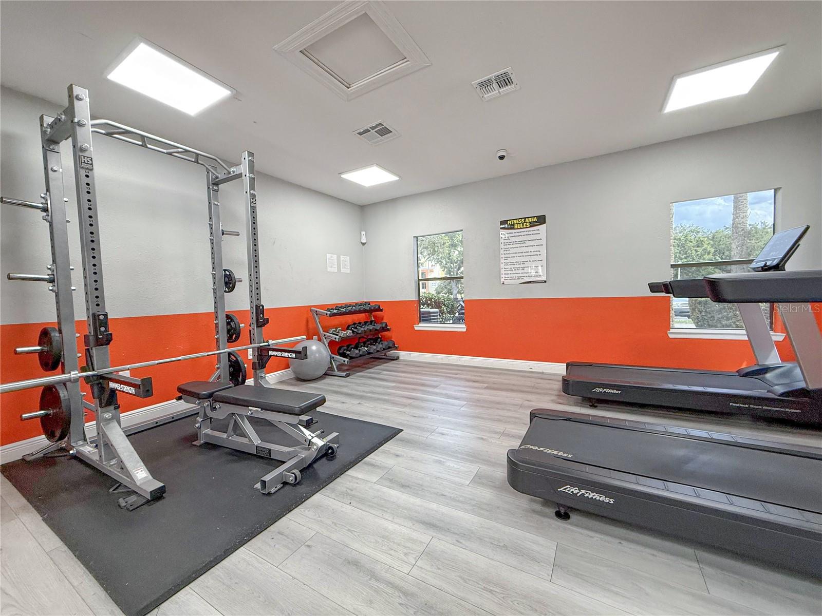 3034 PARKWAY BLVD #102