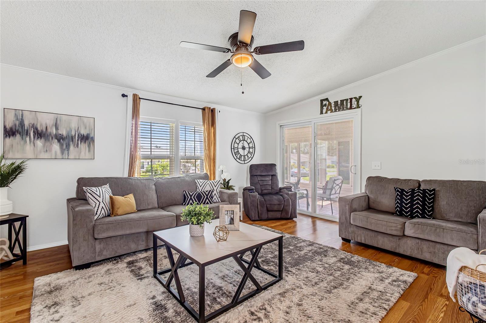 25333 CASA DEL LAGO LN