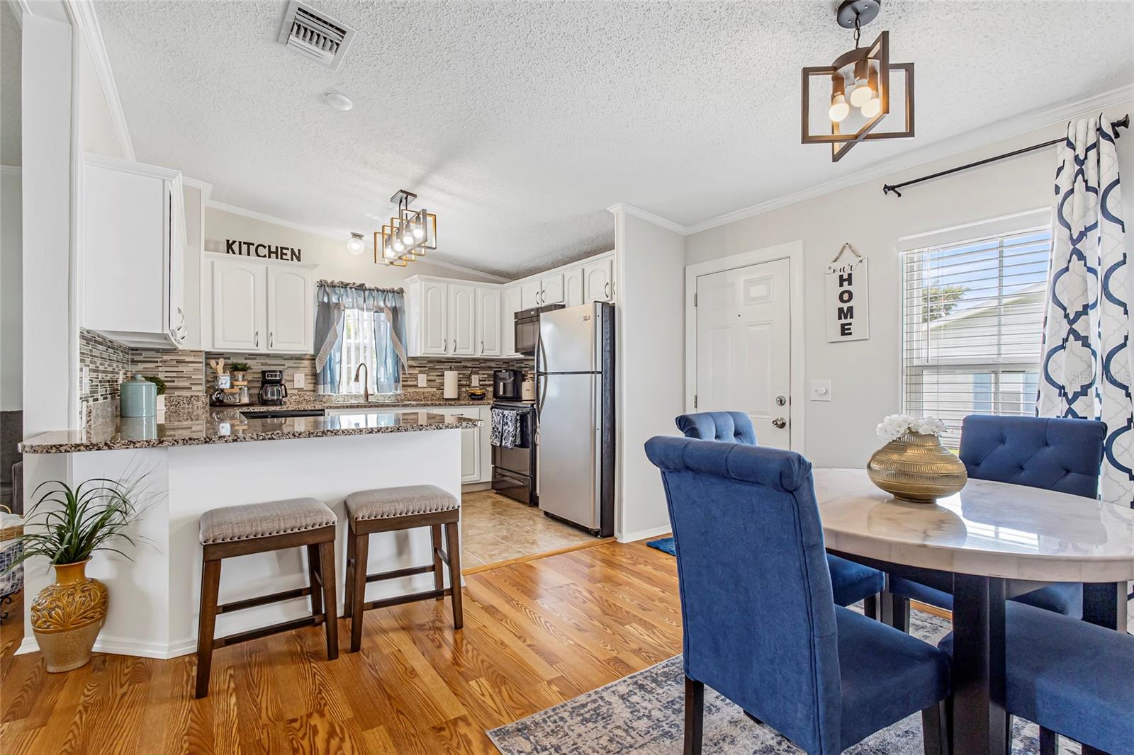 25333 CASA DEL LAGO LN