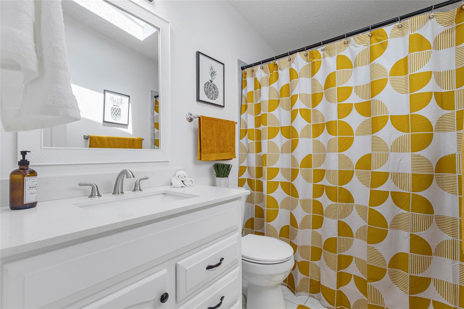 25333 CASA DEL LAGO LN