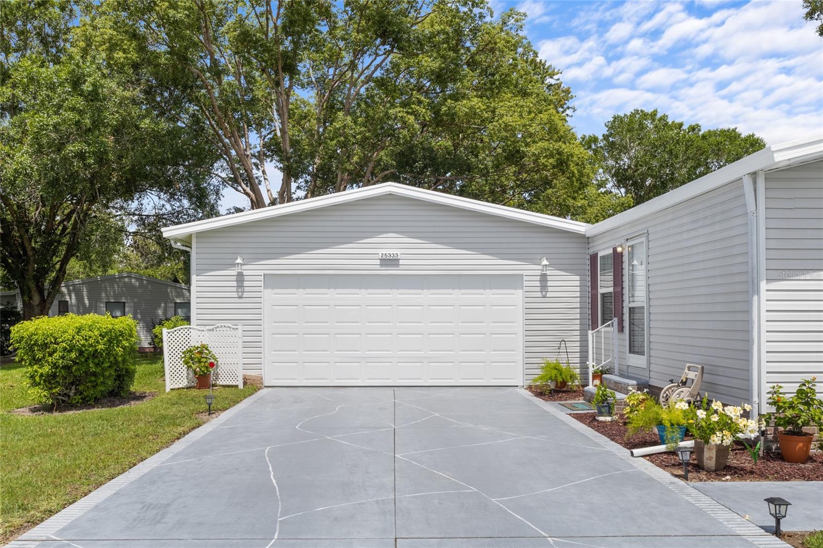 25333 CASA DEL LAGO LN