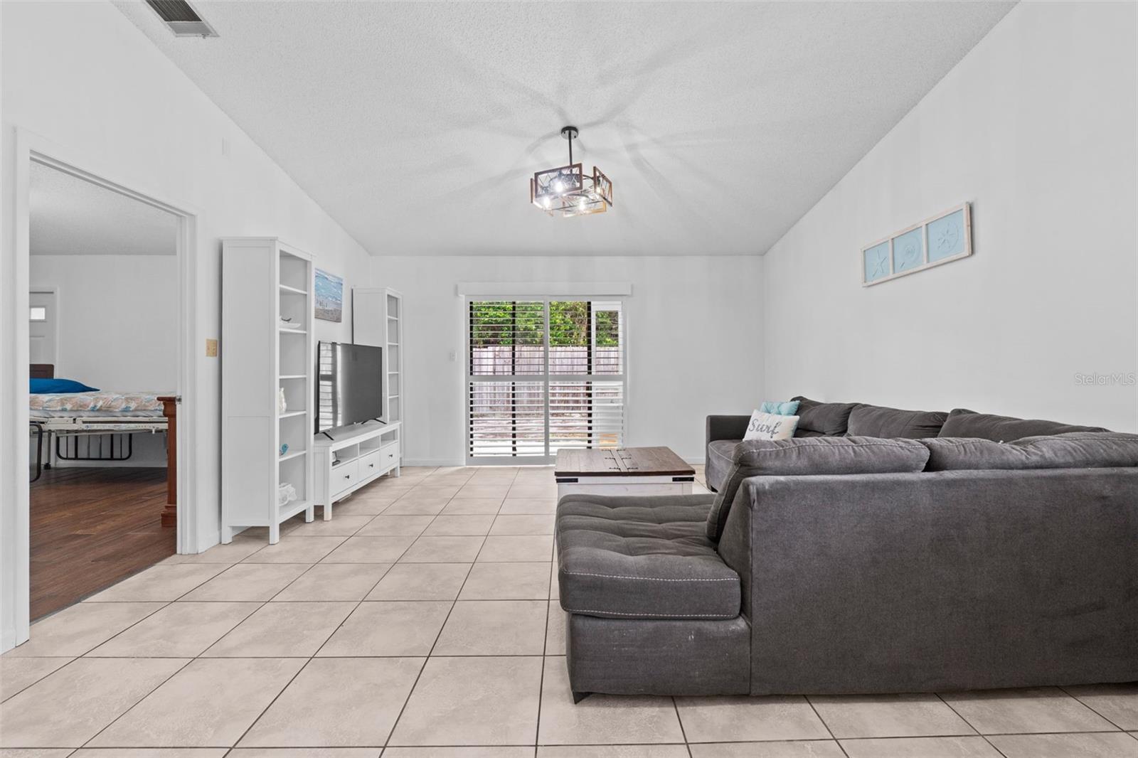 1243 BRIDLEBROOK DR