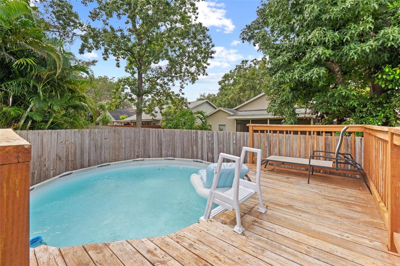 1243 BRIDLEBROOK DR