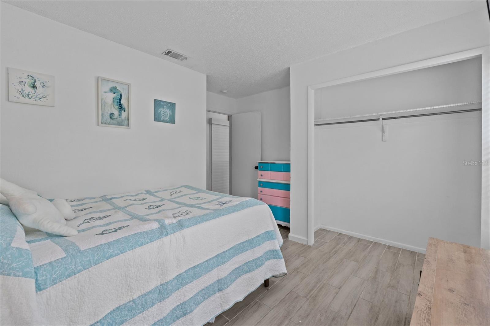 1243 BRIDLEBROOK DR