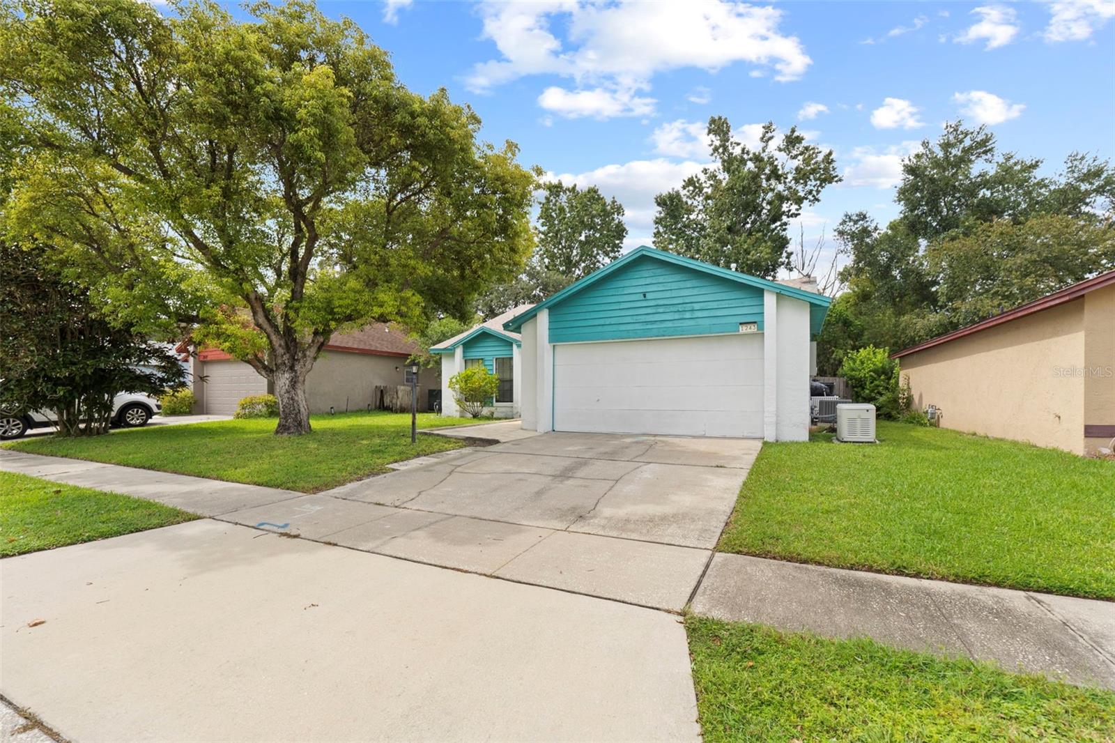 1243 BRIDLEBROOK DR