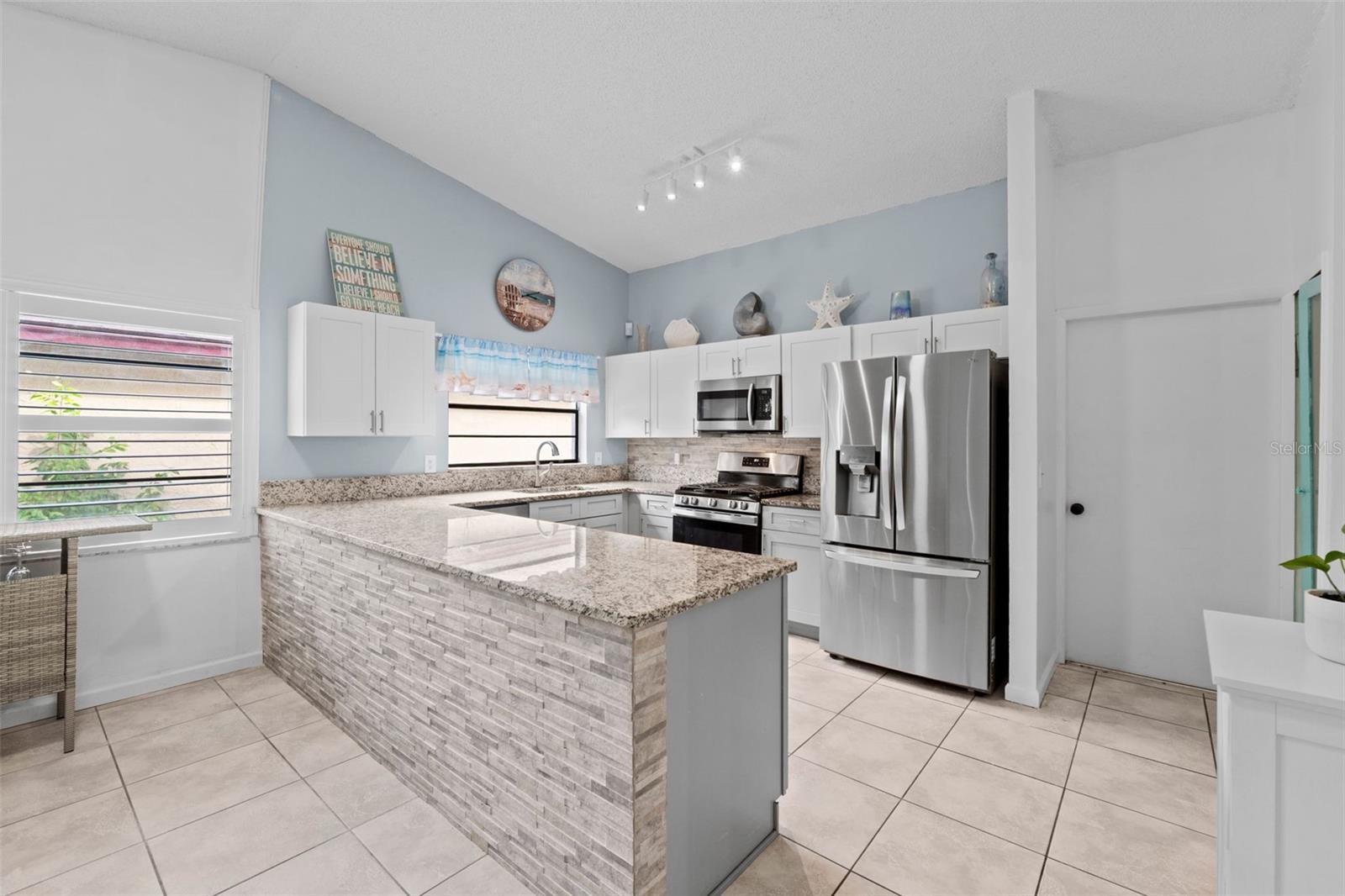 1243 BRIDLEBROOK DR
