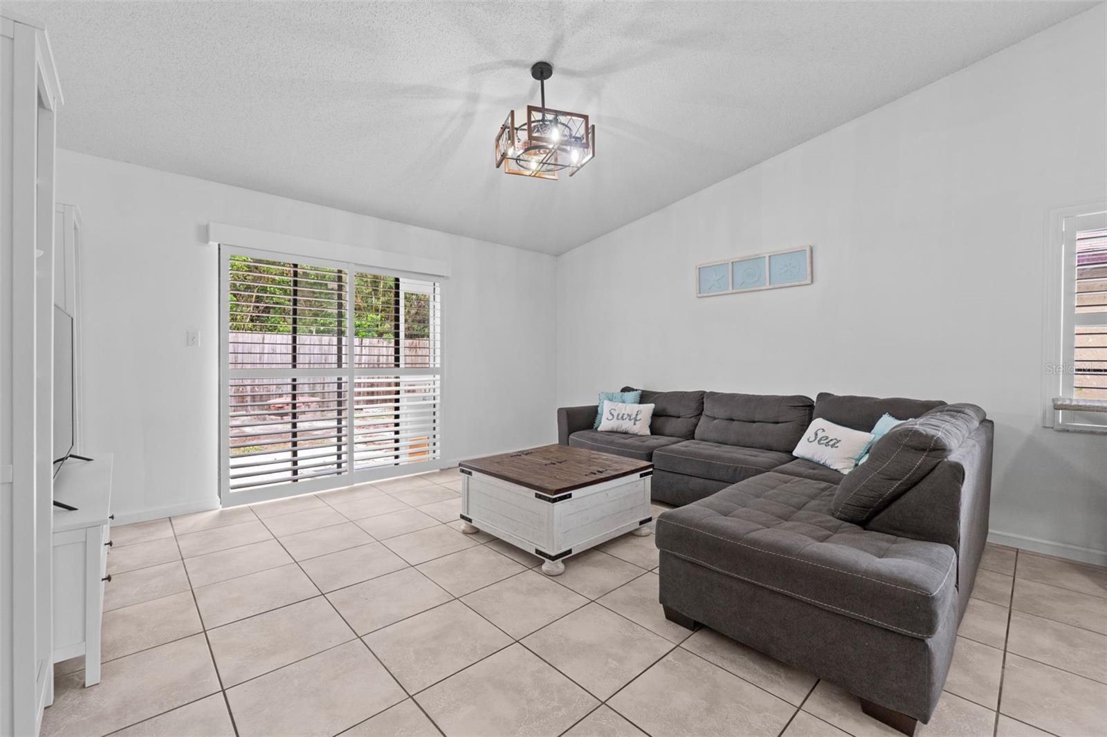 1243 BRIDLEBROOK DR