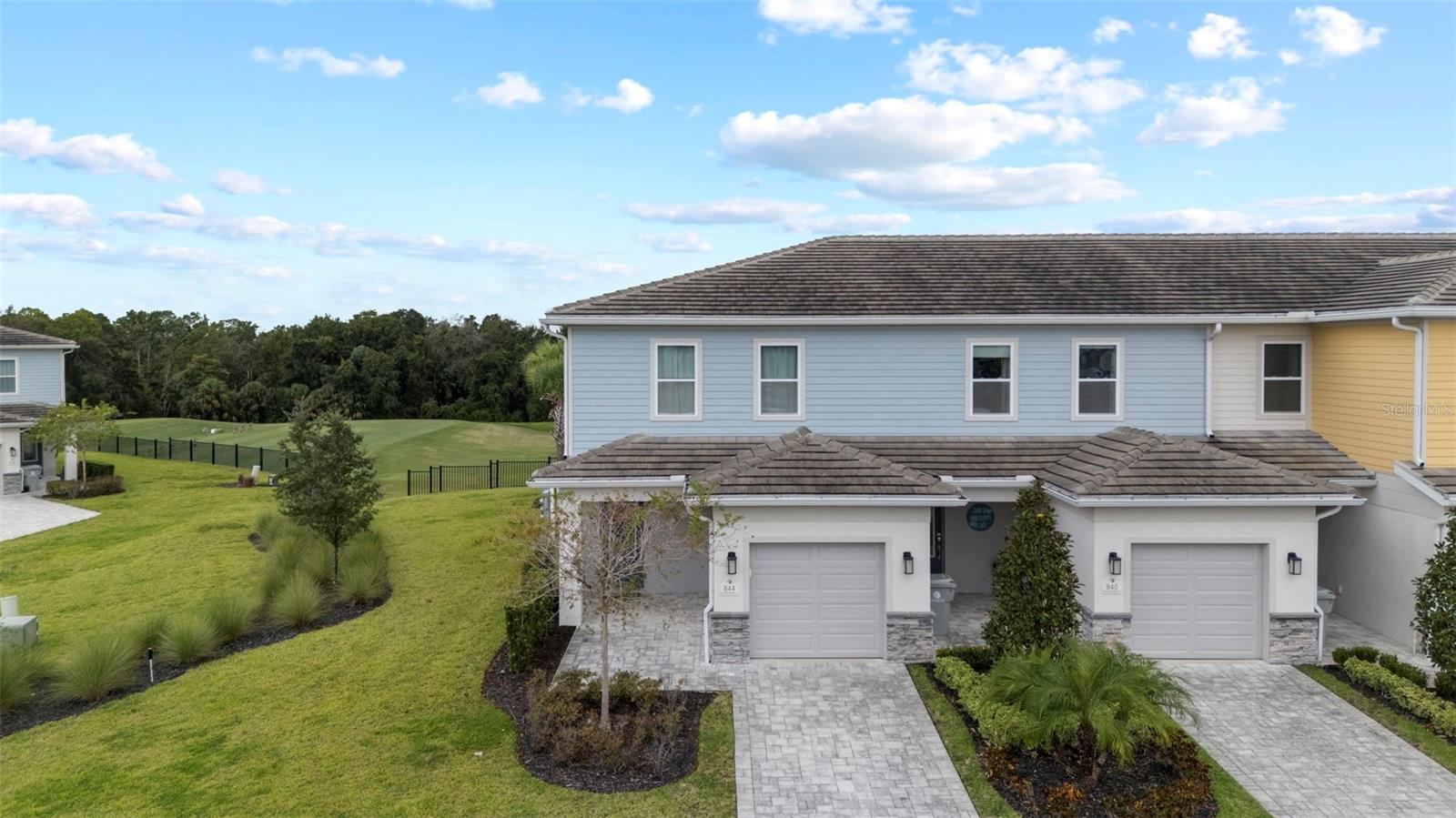844 DRIVING RANGE CT