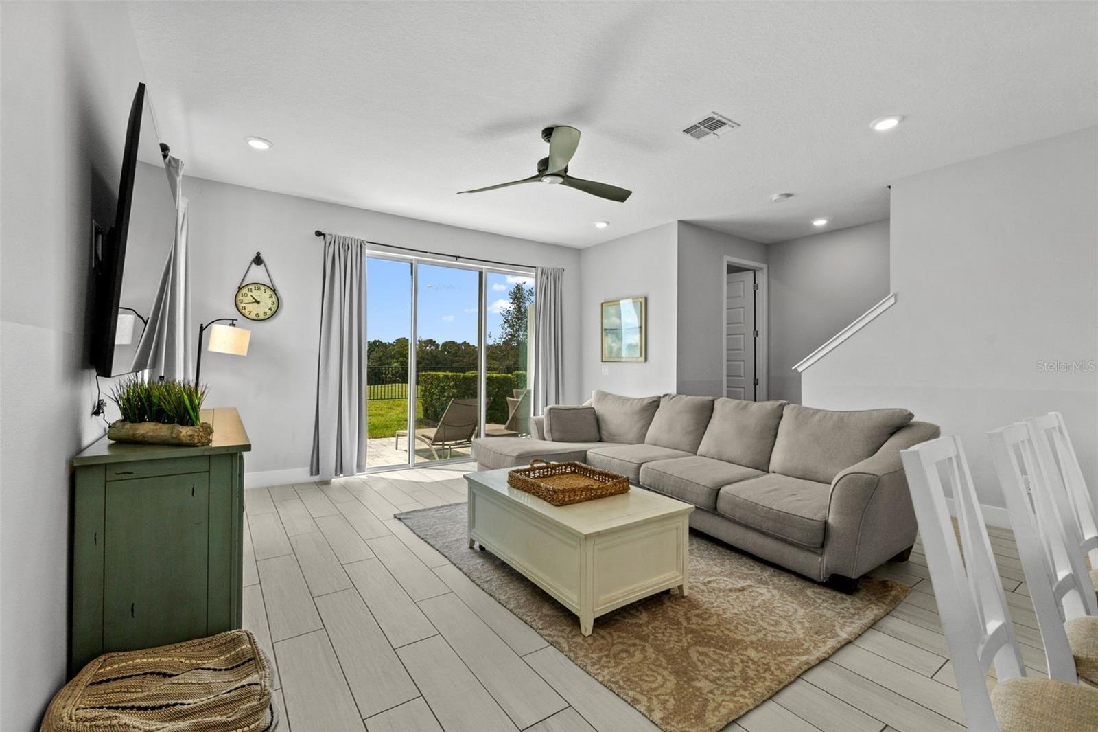 844 DRIVING RANGE CT