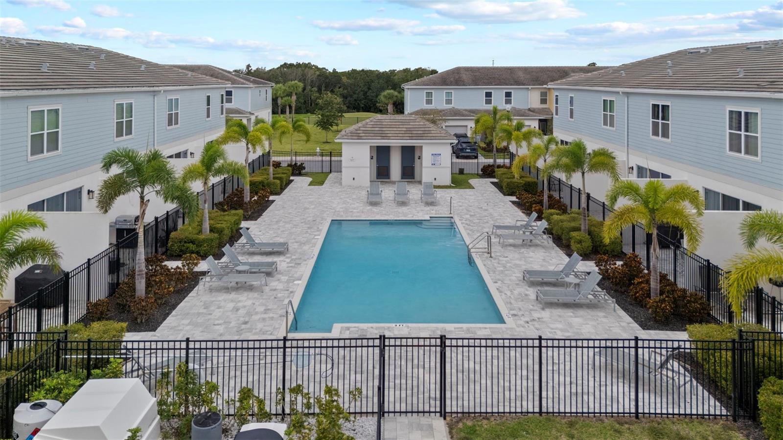 844 DRIVING RANGE CT