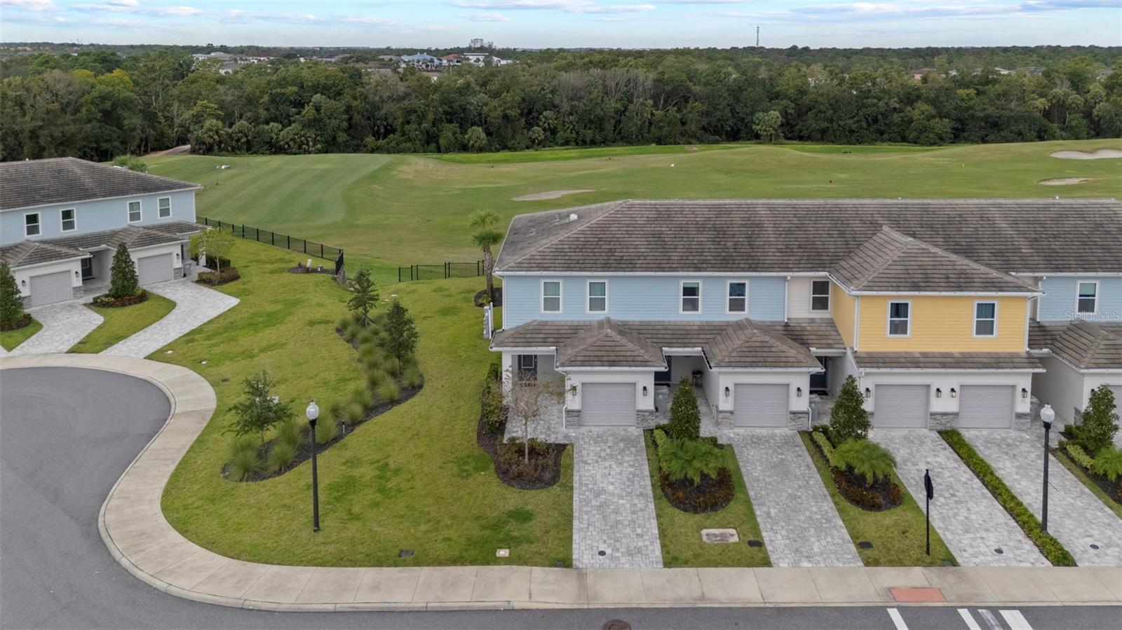 844 DRIVING RANGE CT