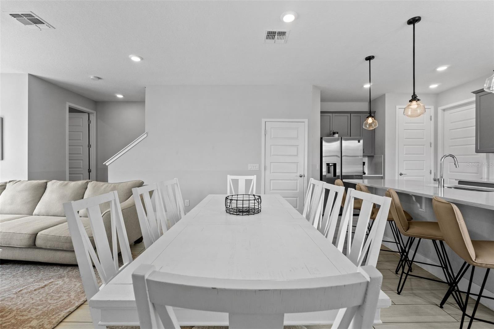 844 DRIVING RANGE CT