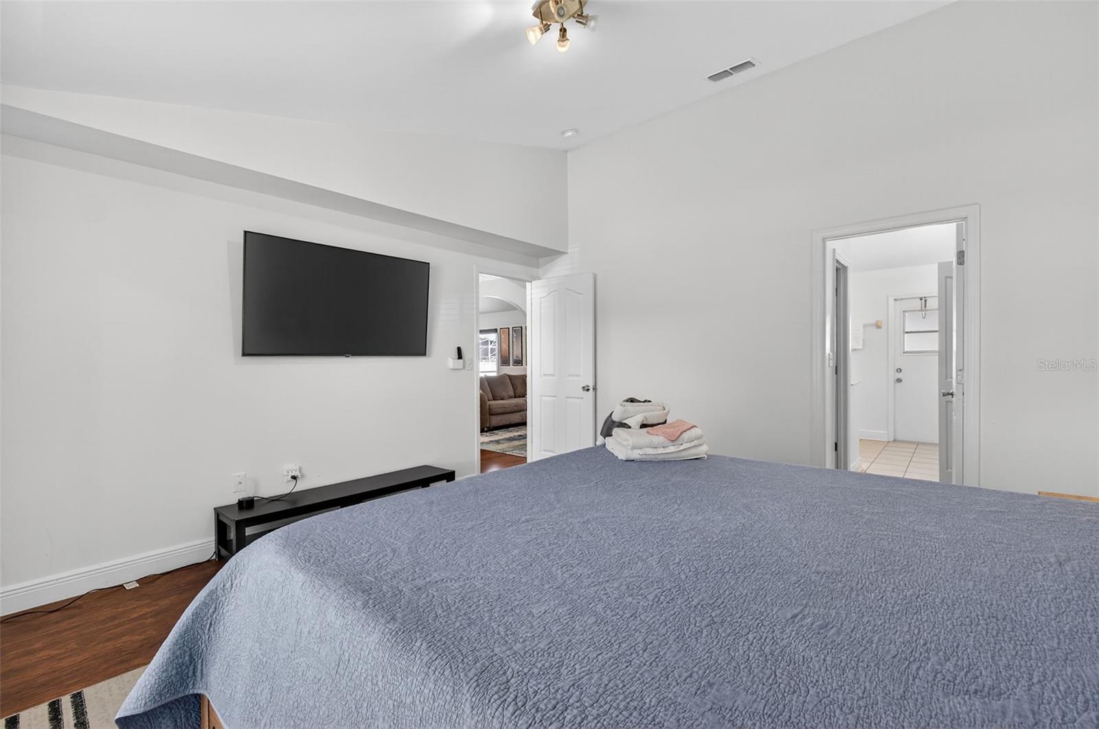 5632 MANDARIN CT