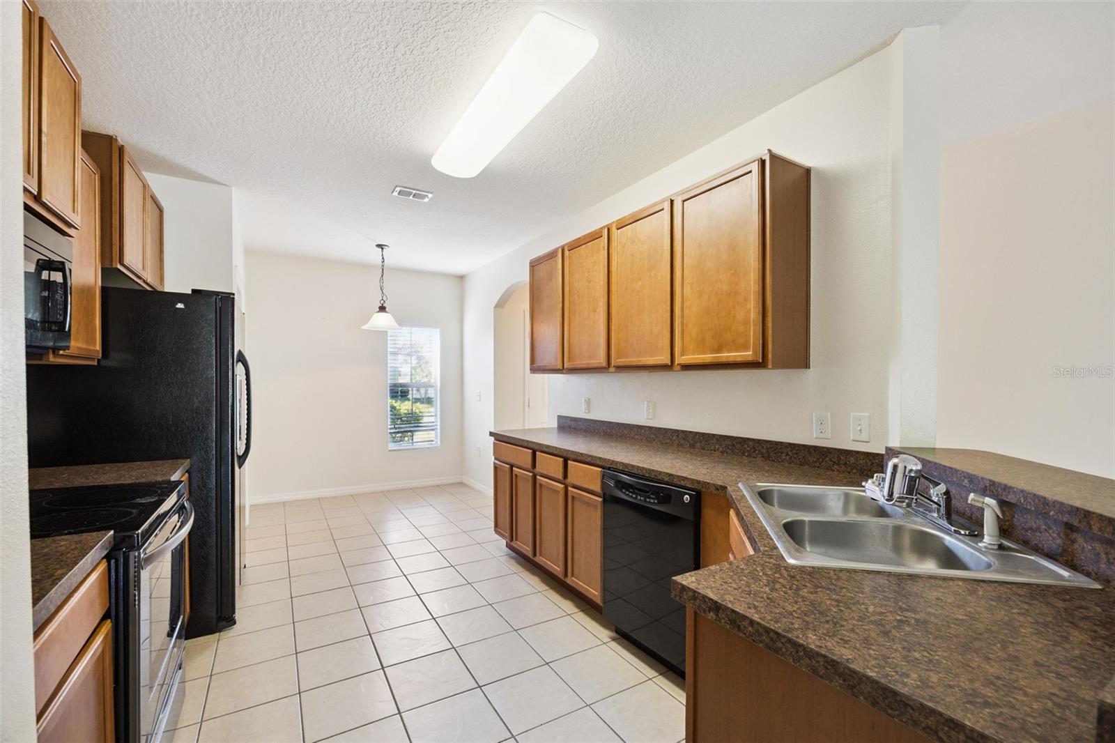 3153 QUEEN ALEXANDRIA DR