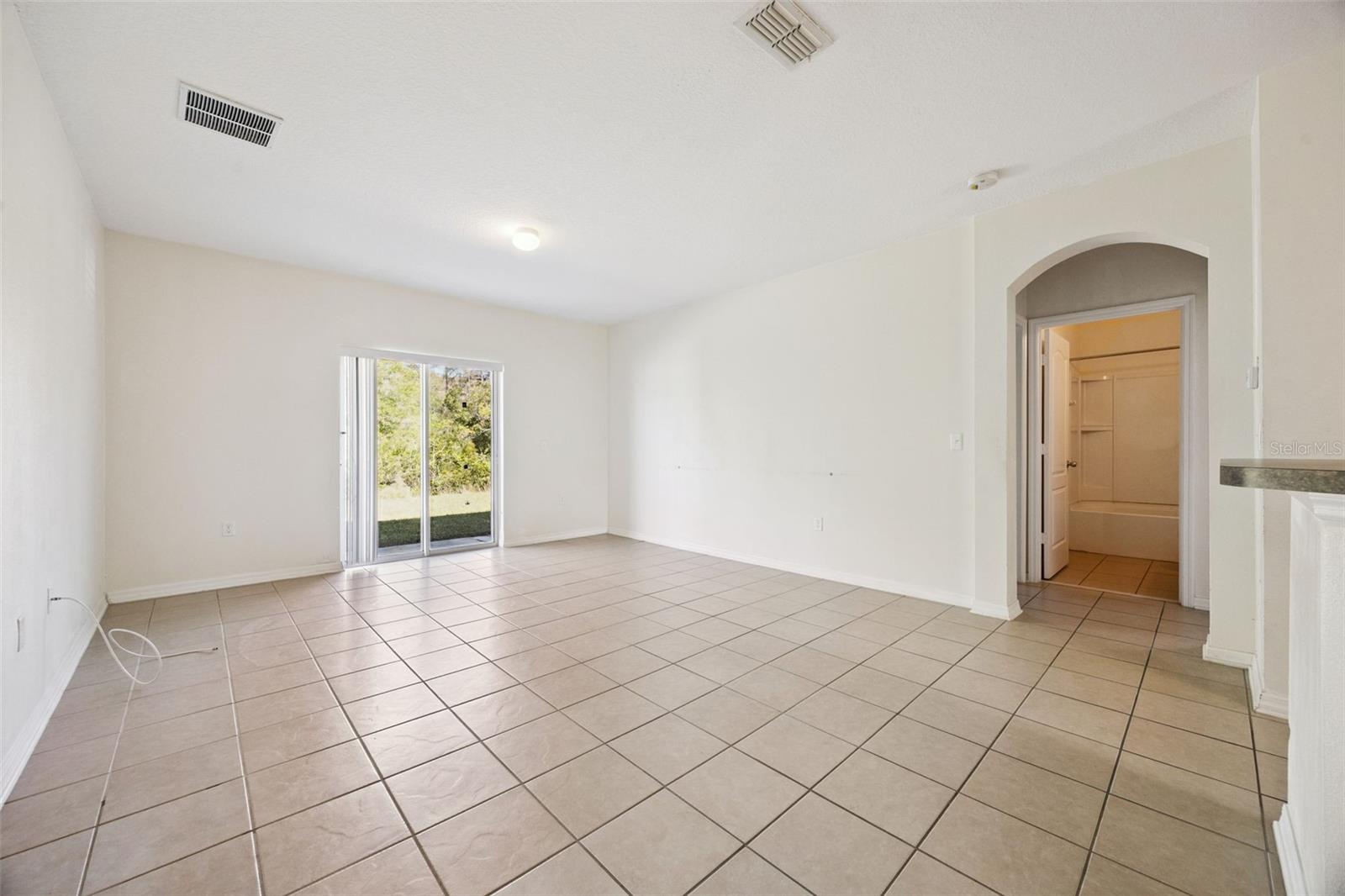 3153 QUEEN ALEXANDRIA DR