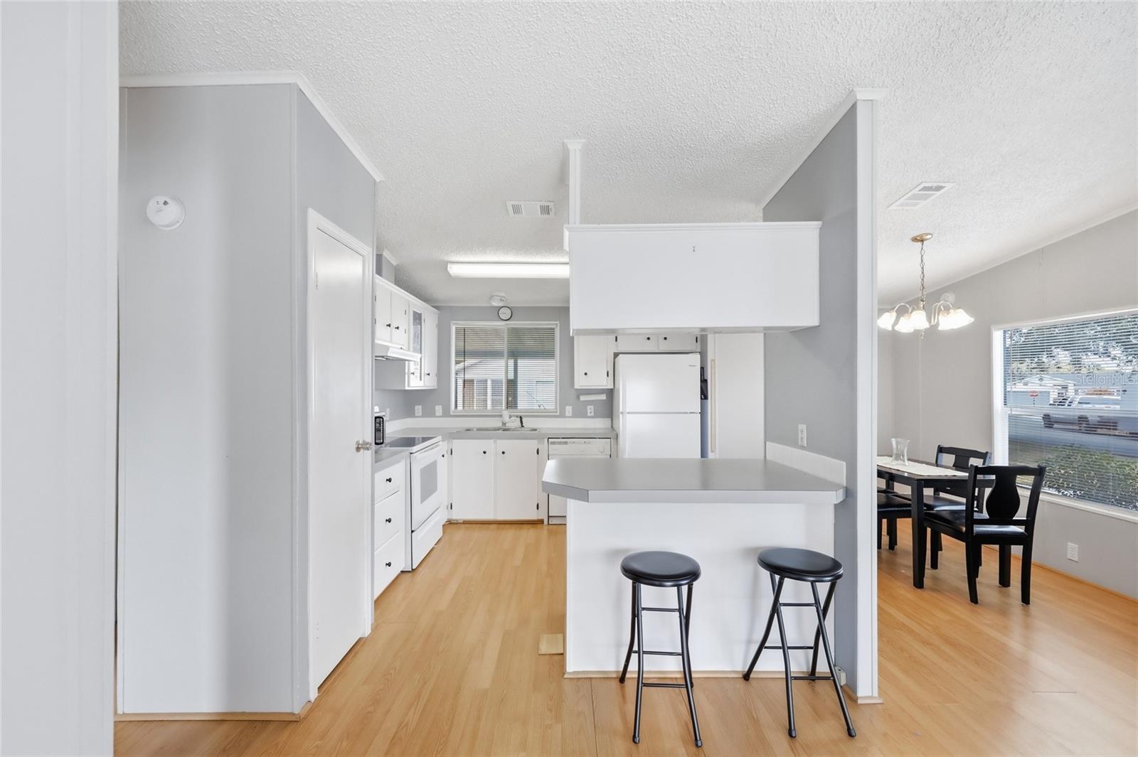 25323 CASA DEL LAGO LN