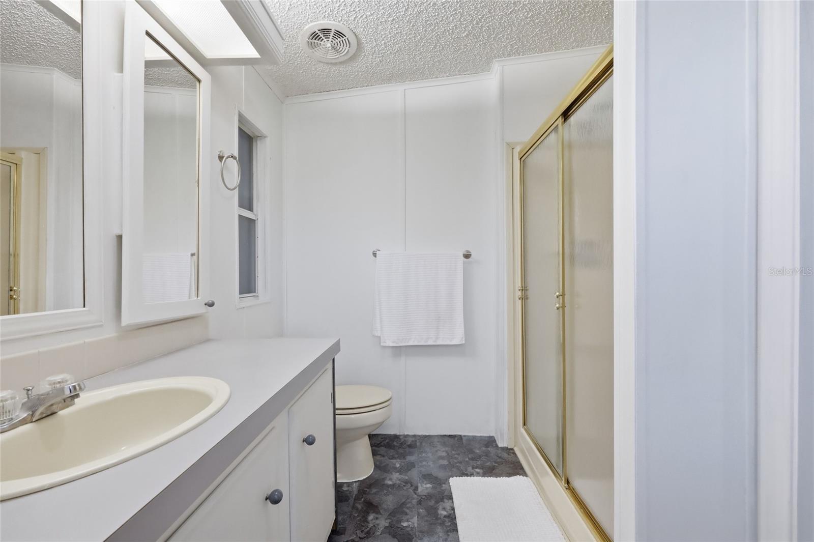 25323 CASA DEL LAGO LN