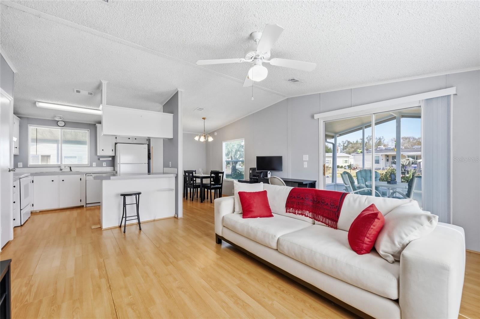 25323 CASA DEL LAGO LN