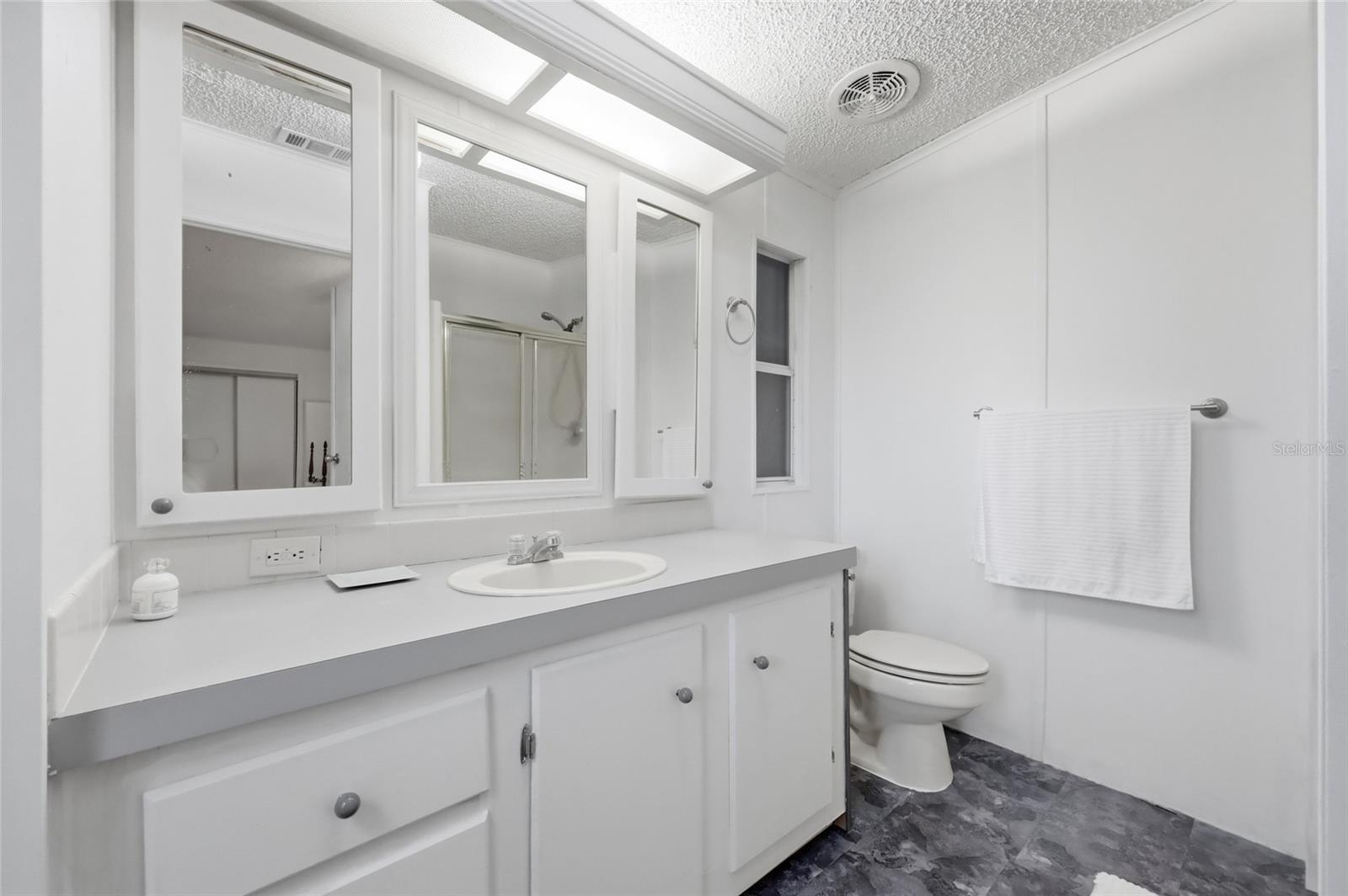 25323 CASA DEL LAGO LN