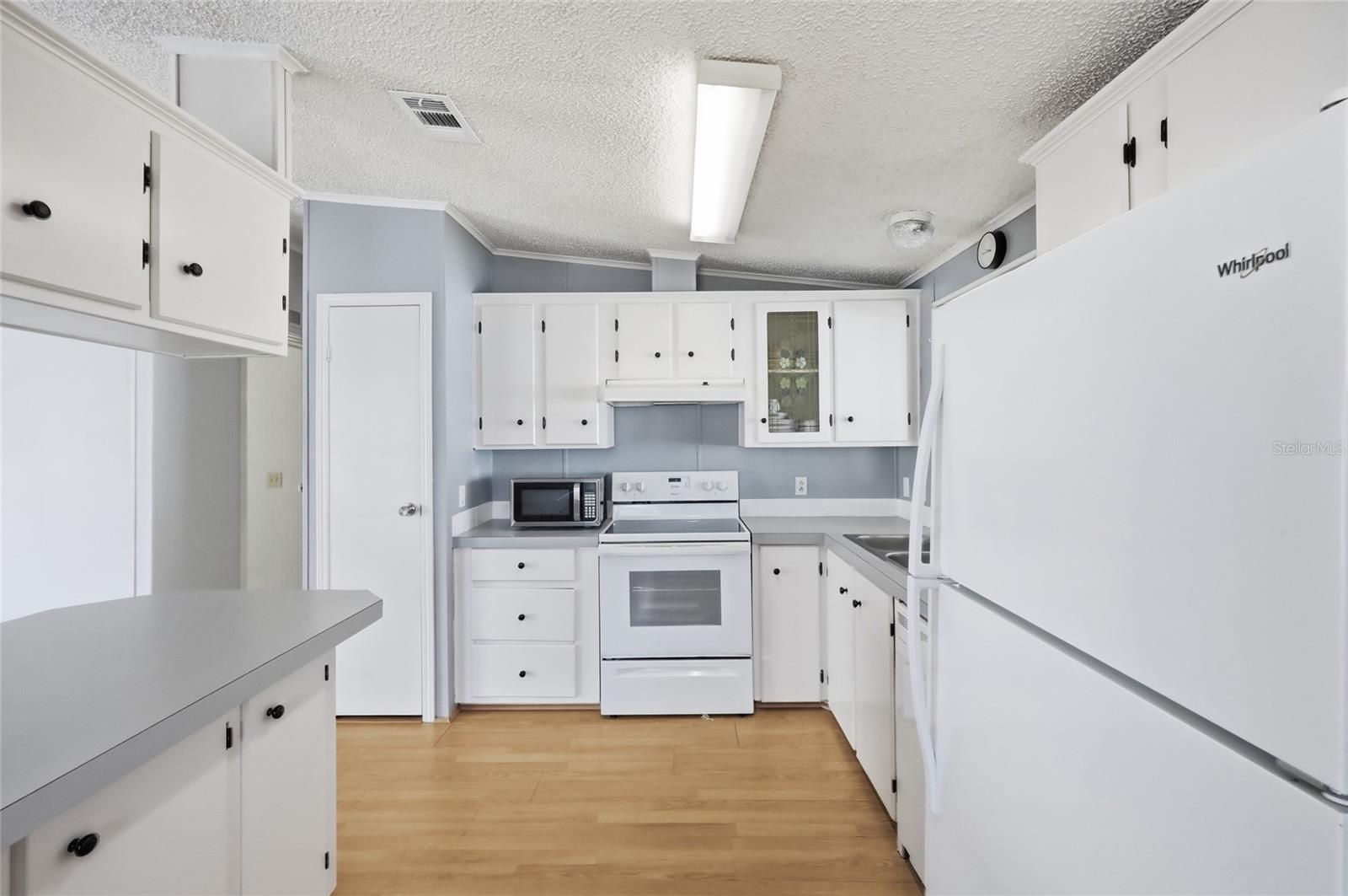 25323 CASA DEL LAGO LN