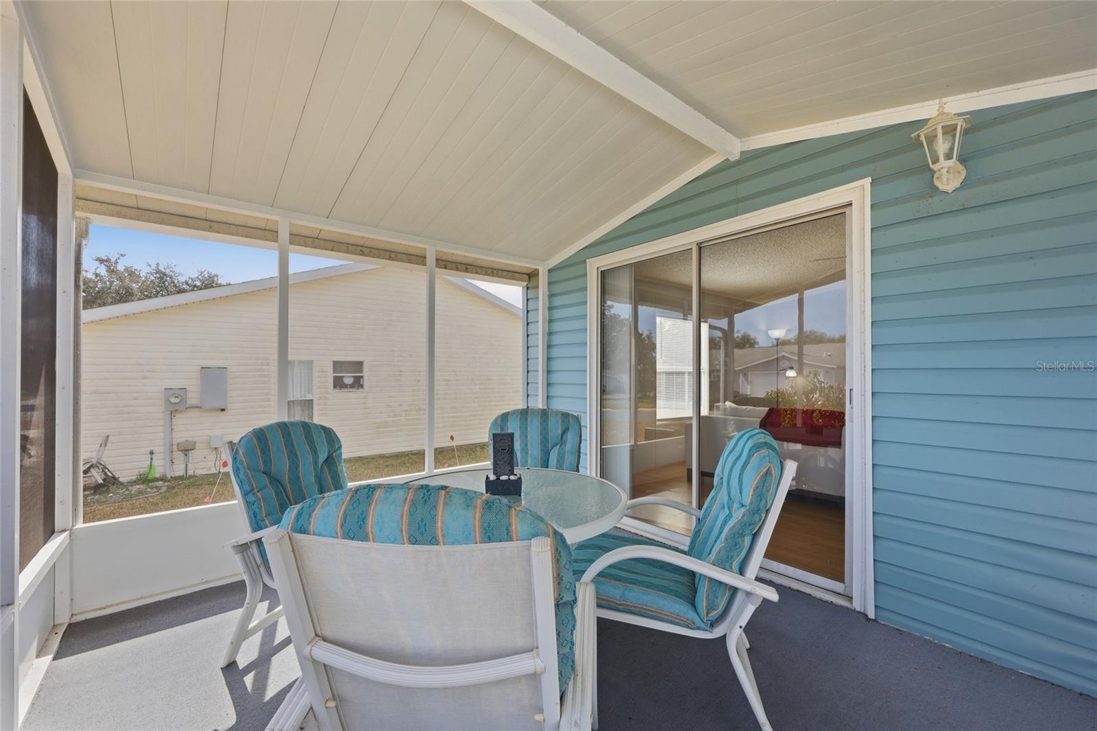 25323 CASA DEL LAGO LN