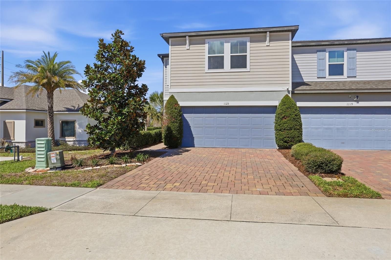 1123 DESERT CANDLE DR