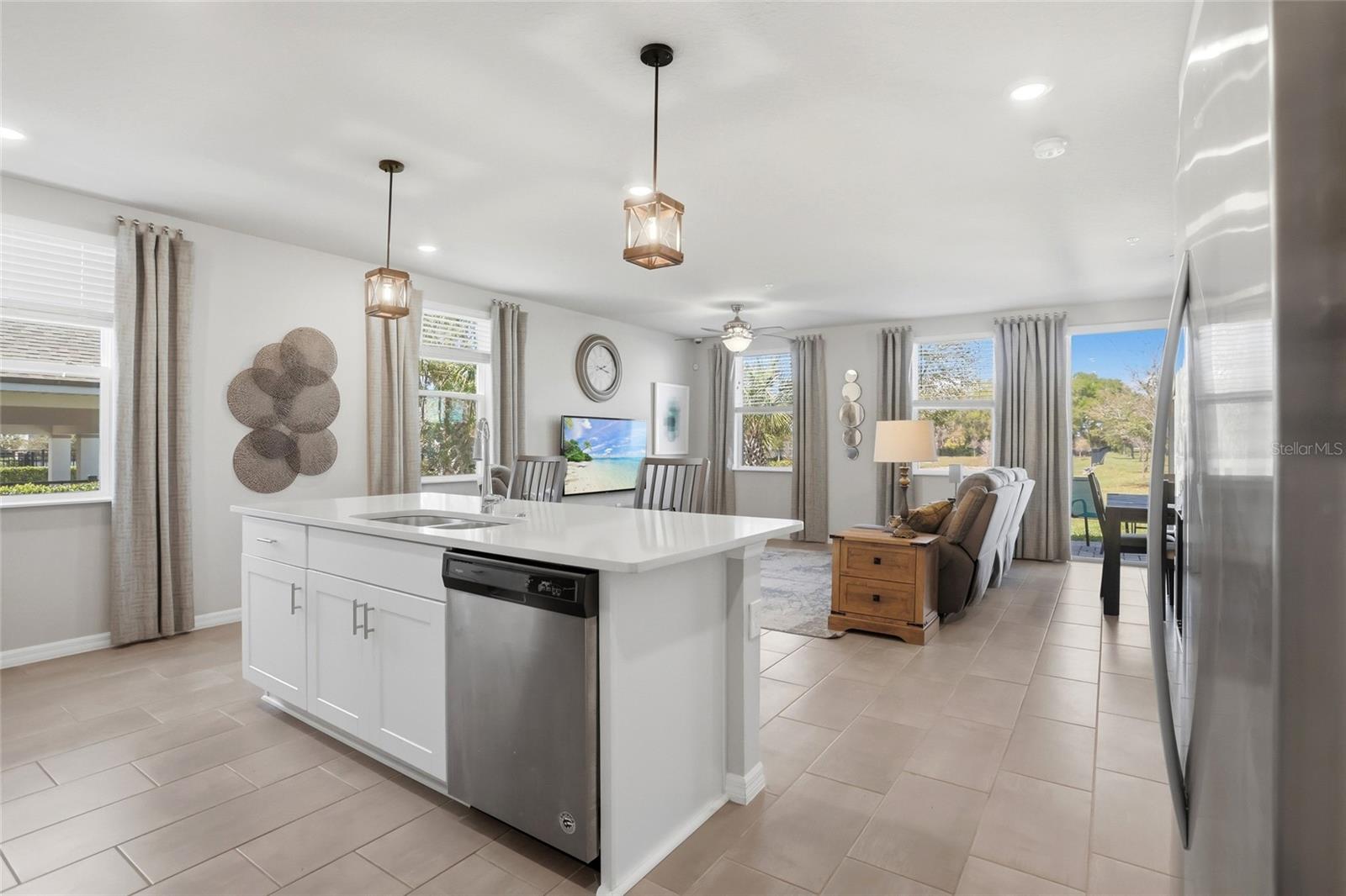 1123 DESERT CANDLE DR