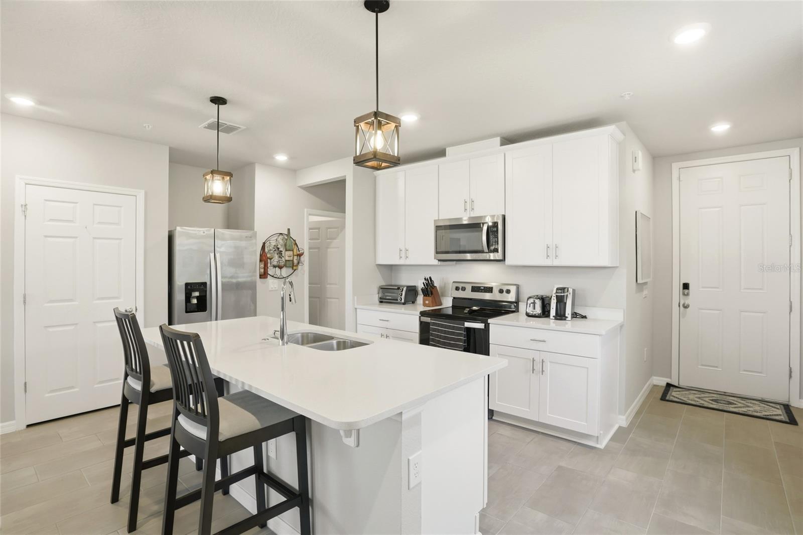 1123 DESERT CANDLE DR