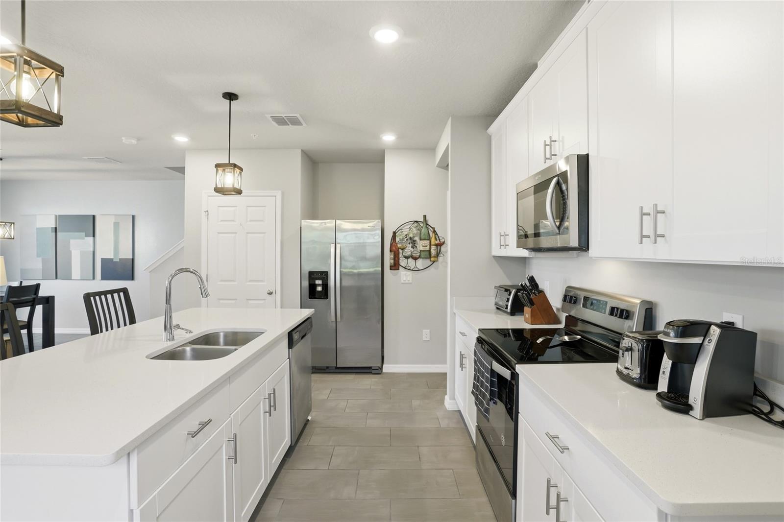 1123 DESERT CANDLE DR