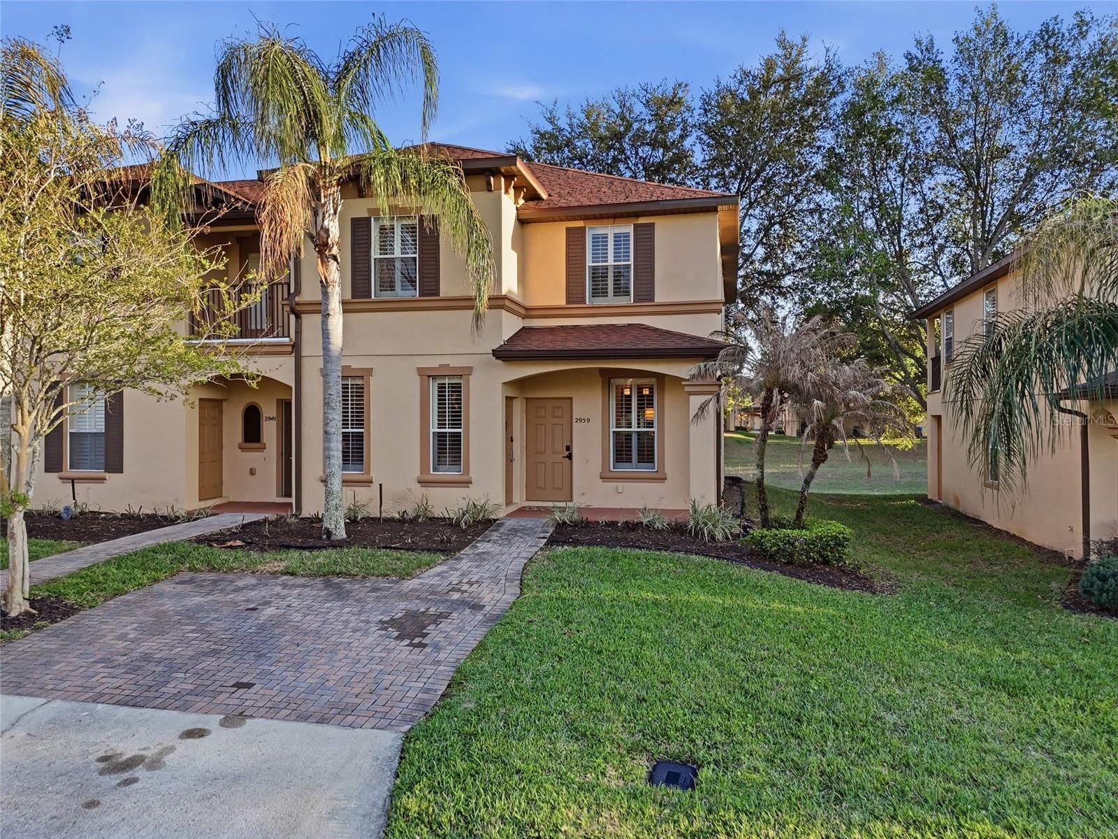 2959 CALABRIA AVE