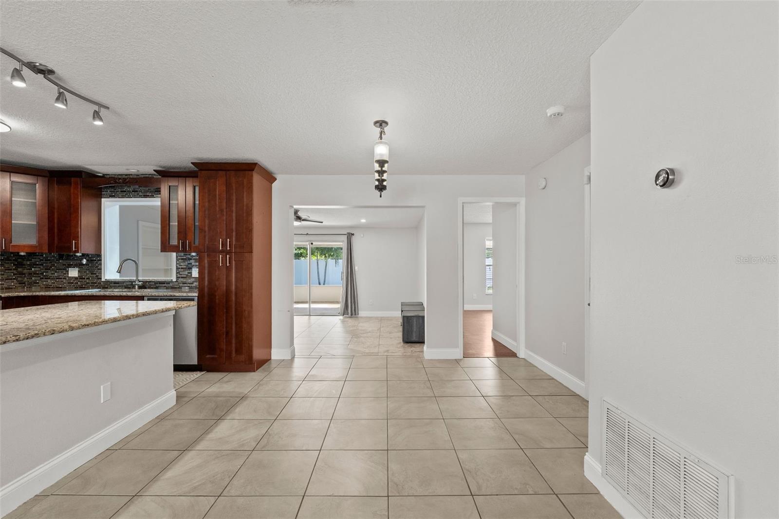 859 OKALOOSA AVE