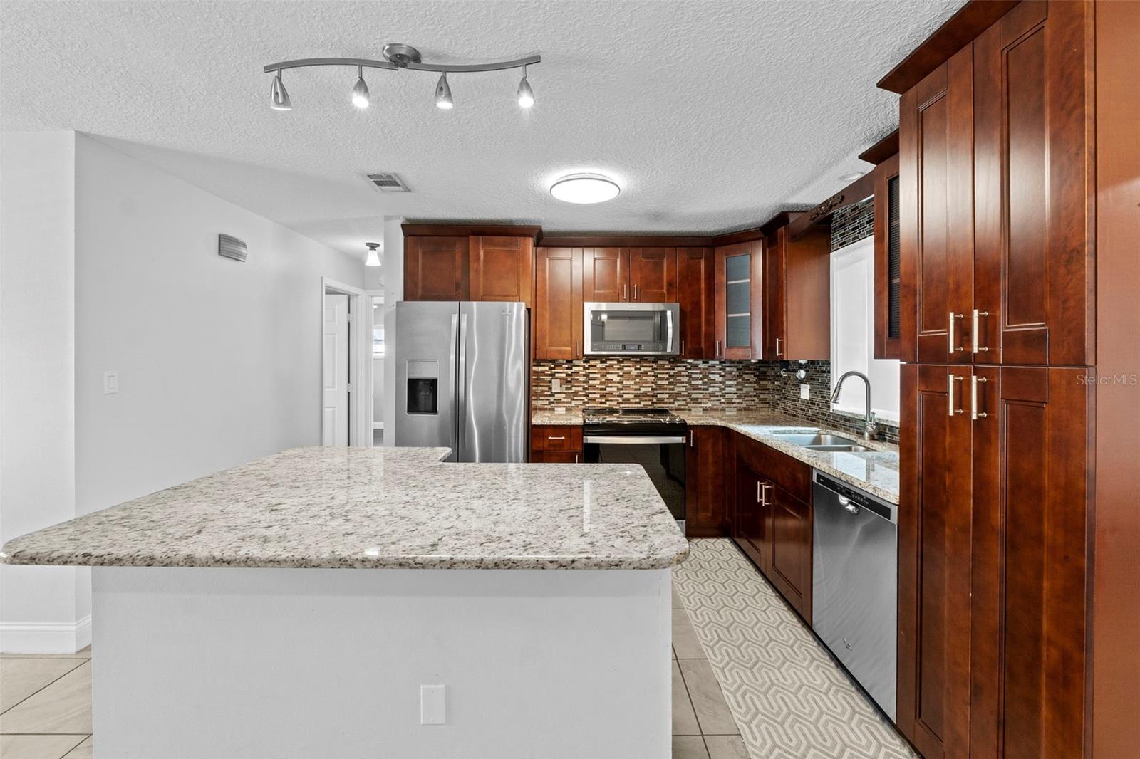 859 OKALOOSA AVE