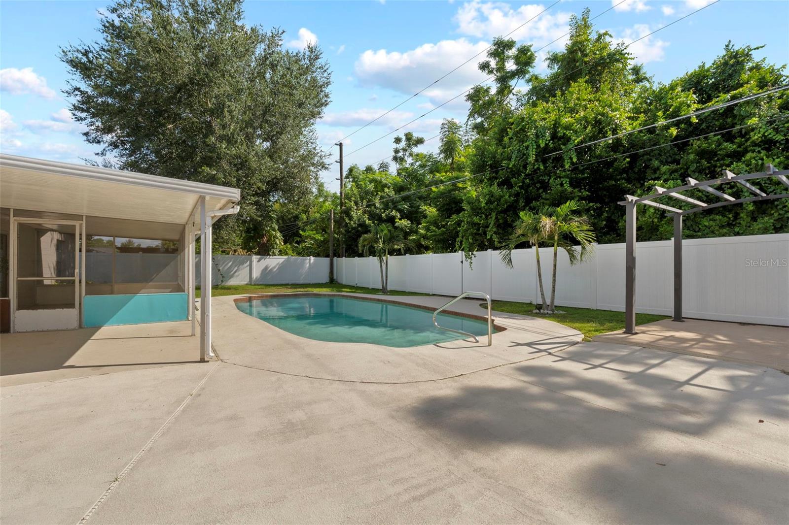 859 OKALOOSA AVE