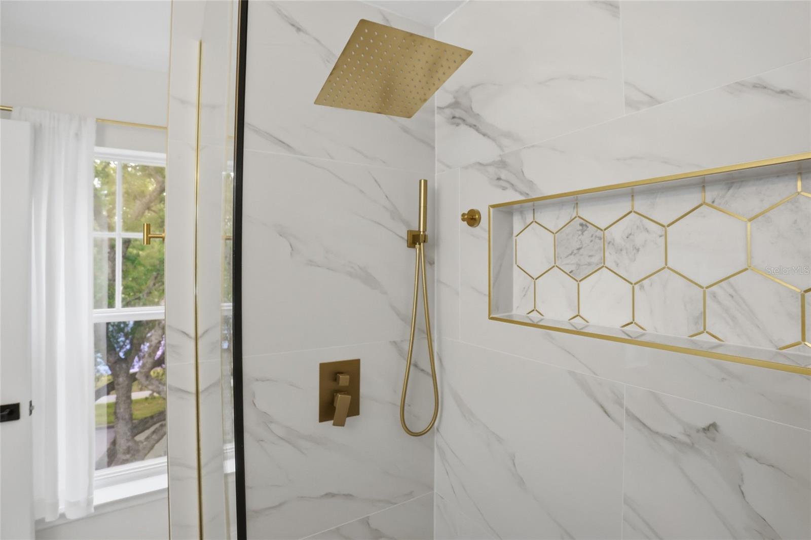 1056 WATERSIDE DR #1056