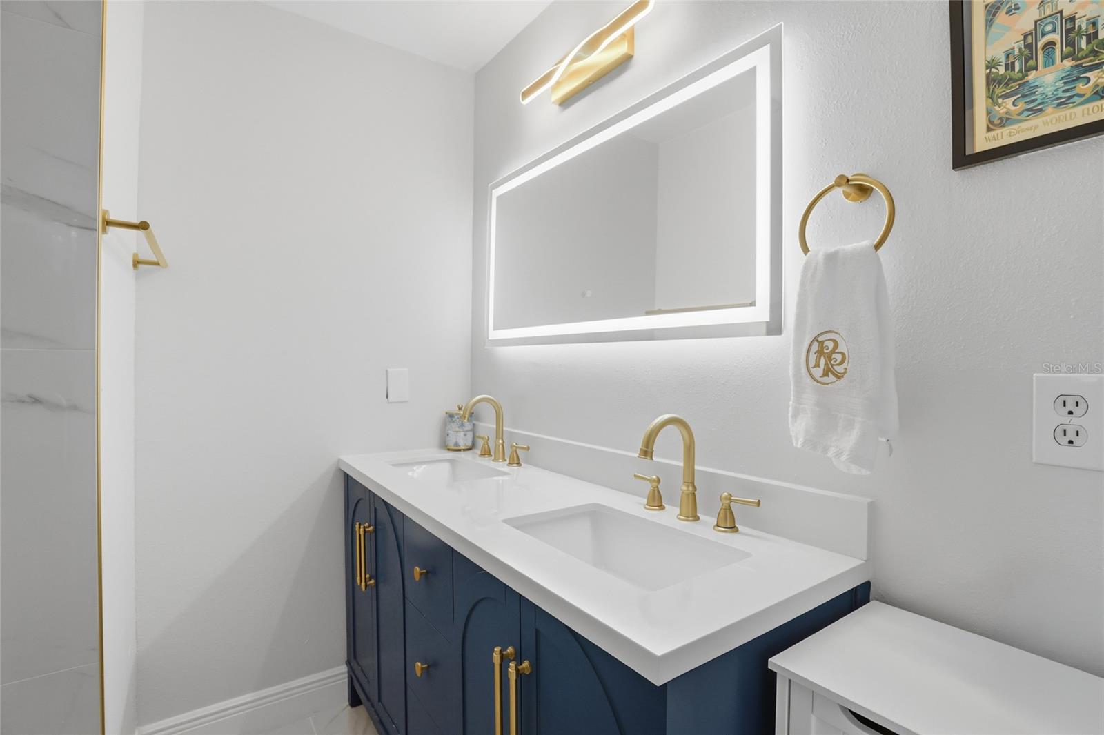 1056 WATERSIDE DR #1056