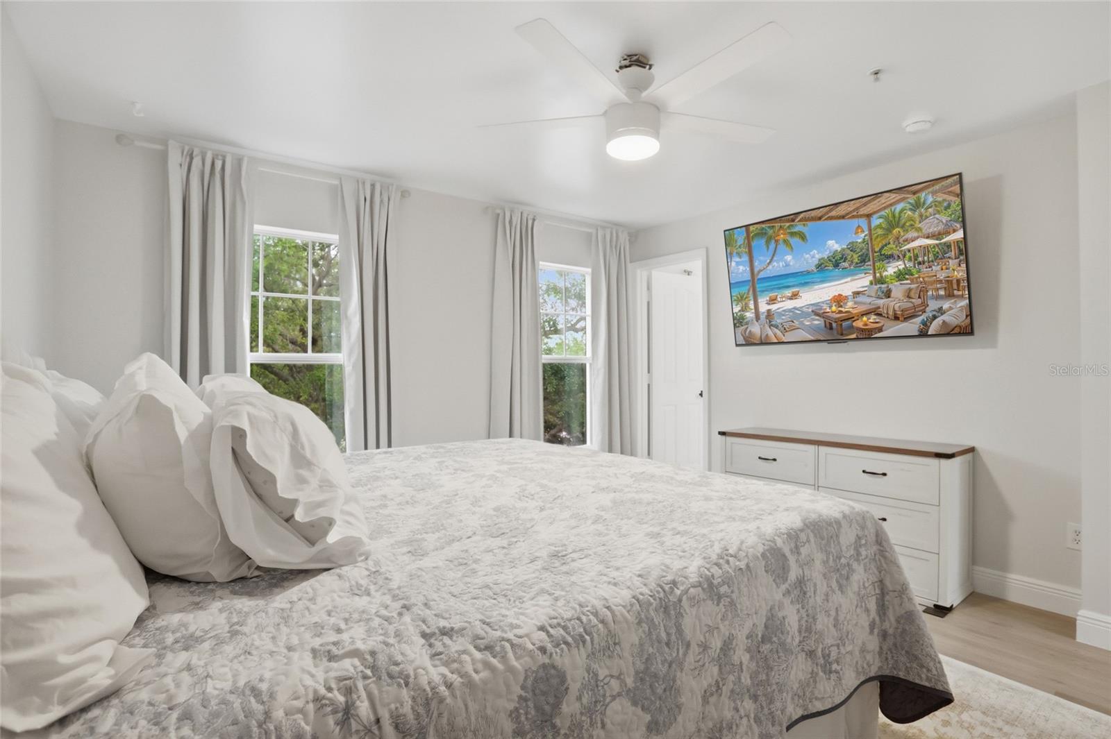 1056 WATERSIDE DR #1056