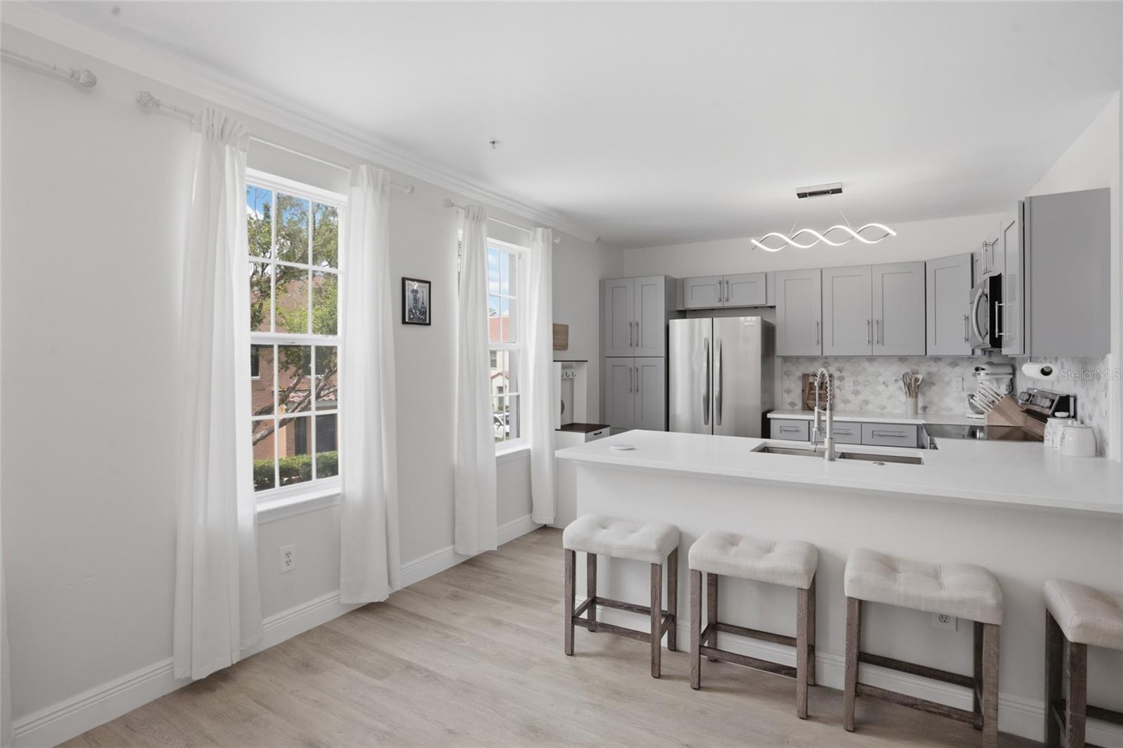 1056 WATERSIDE DR #1056