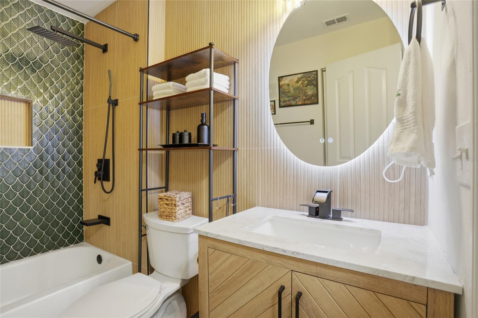 1056 WATERSIDE DR #1056