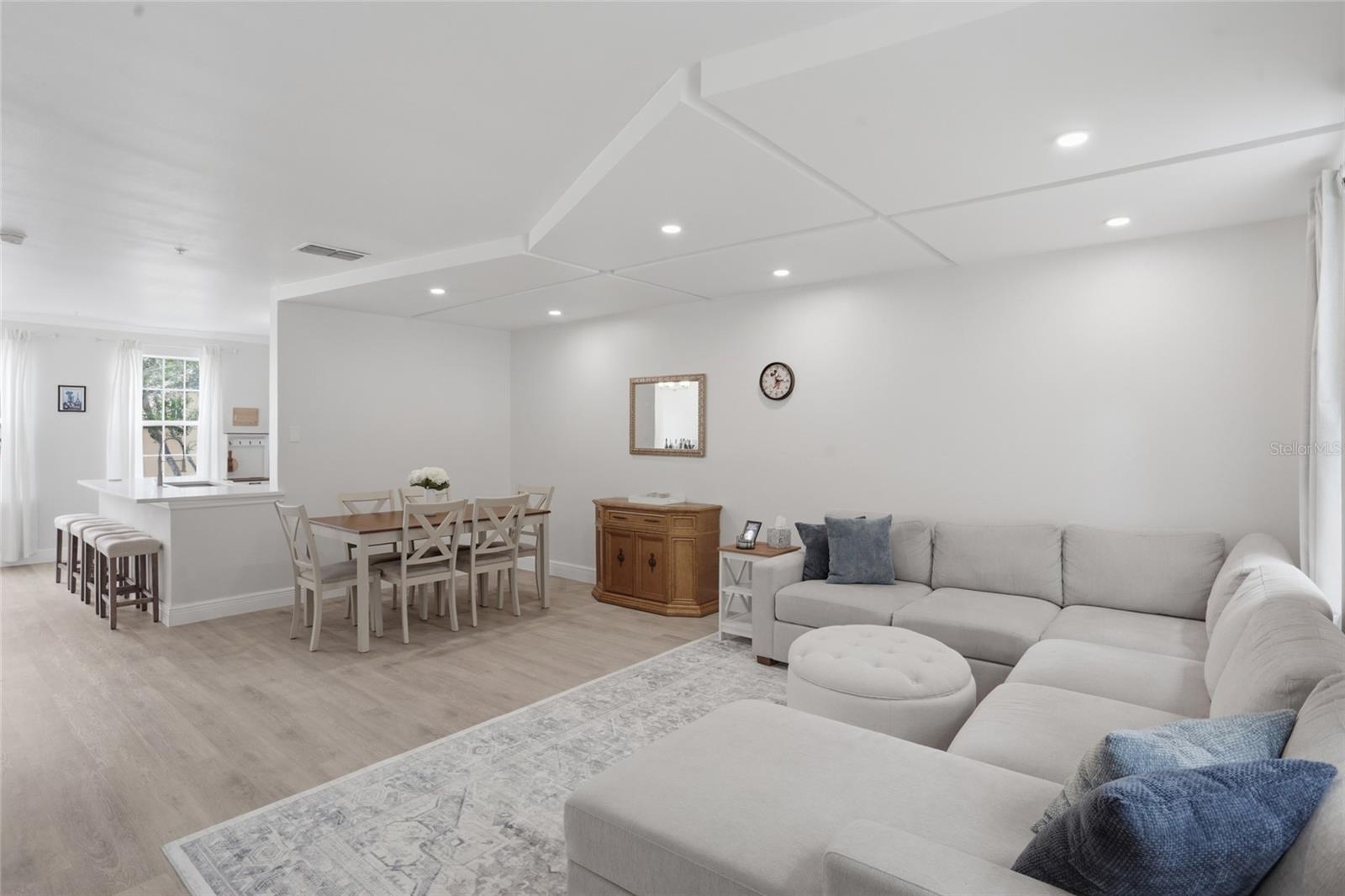 1056 WATERSIDE DR #1056