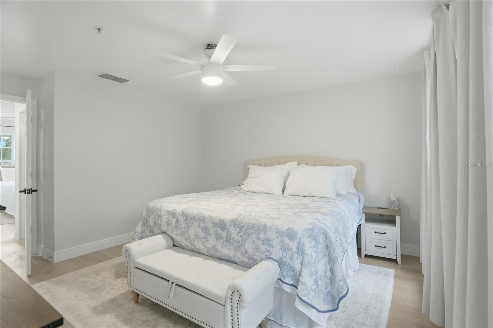 1056 WATERSIDE DR #1056