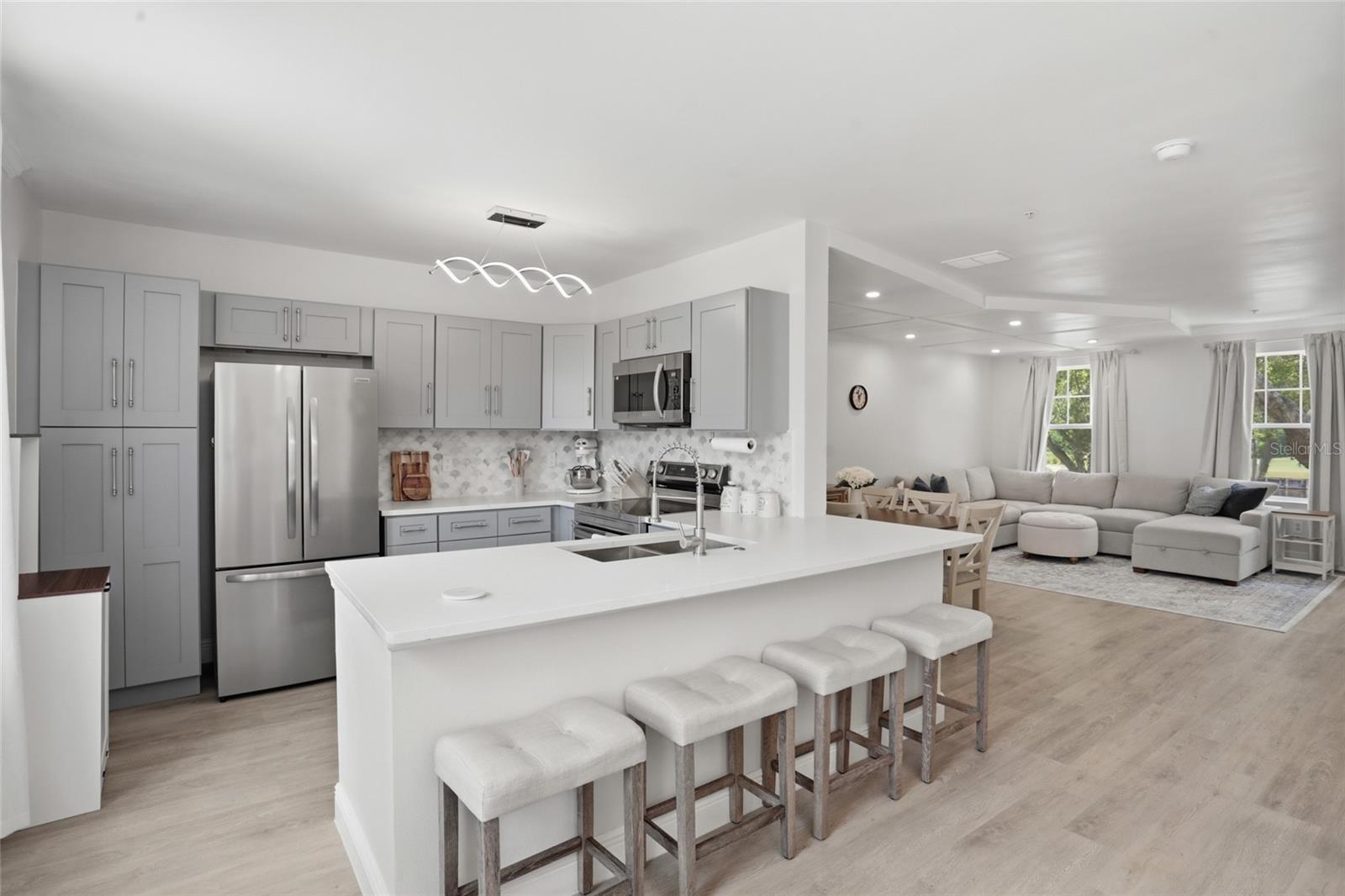 1056 WATERSIDE DR #1056