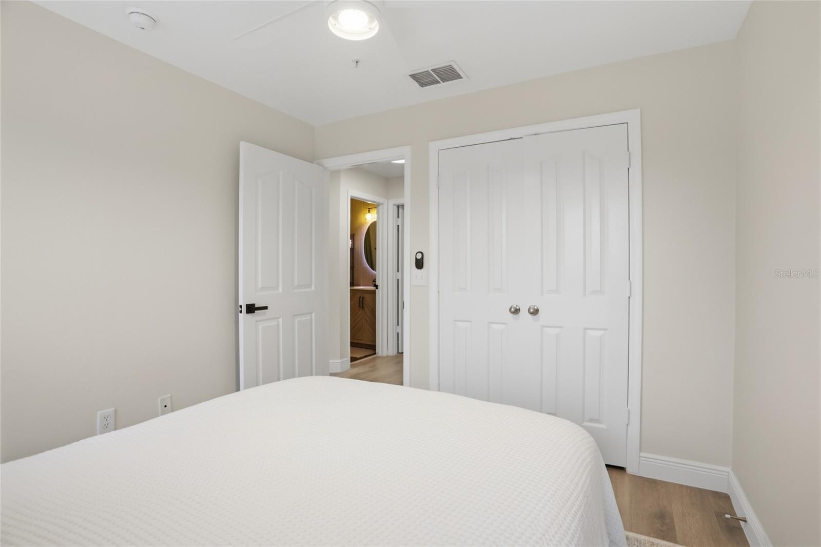 1056 WATERSIDE DR #1056