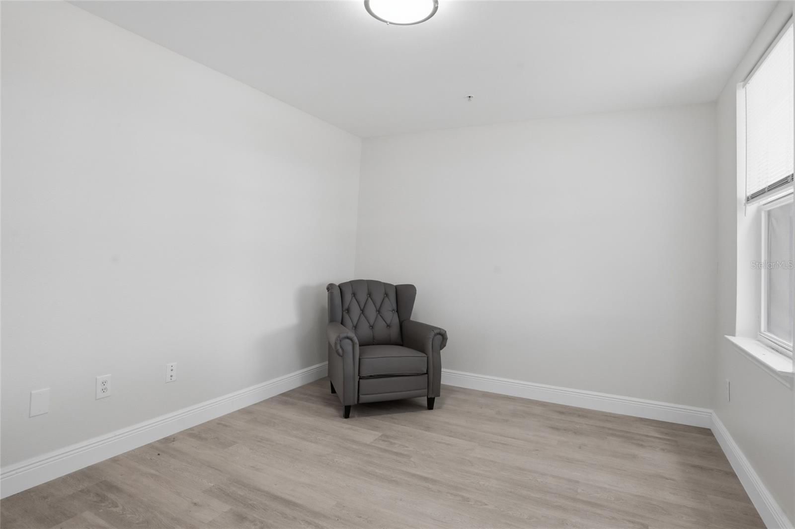 1056 WATERSIDE DR #1056