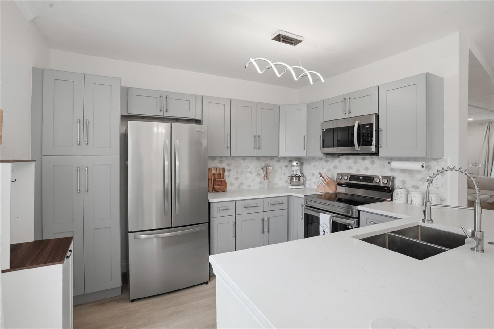 1056 WATERSIDE DR #1056