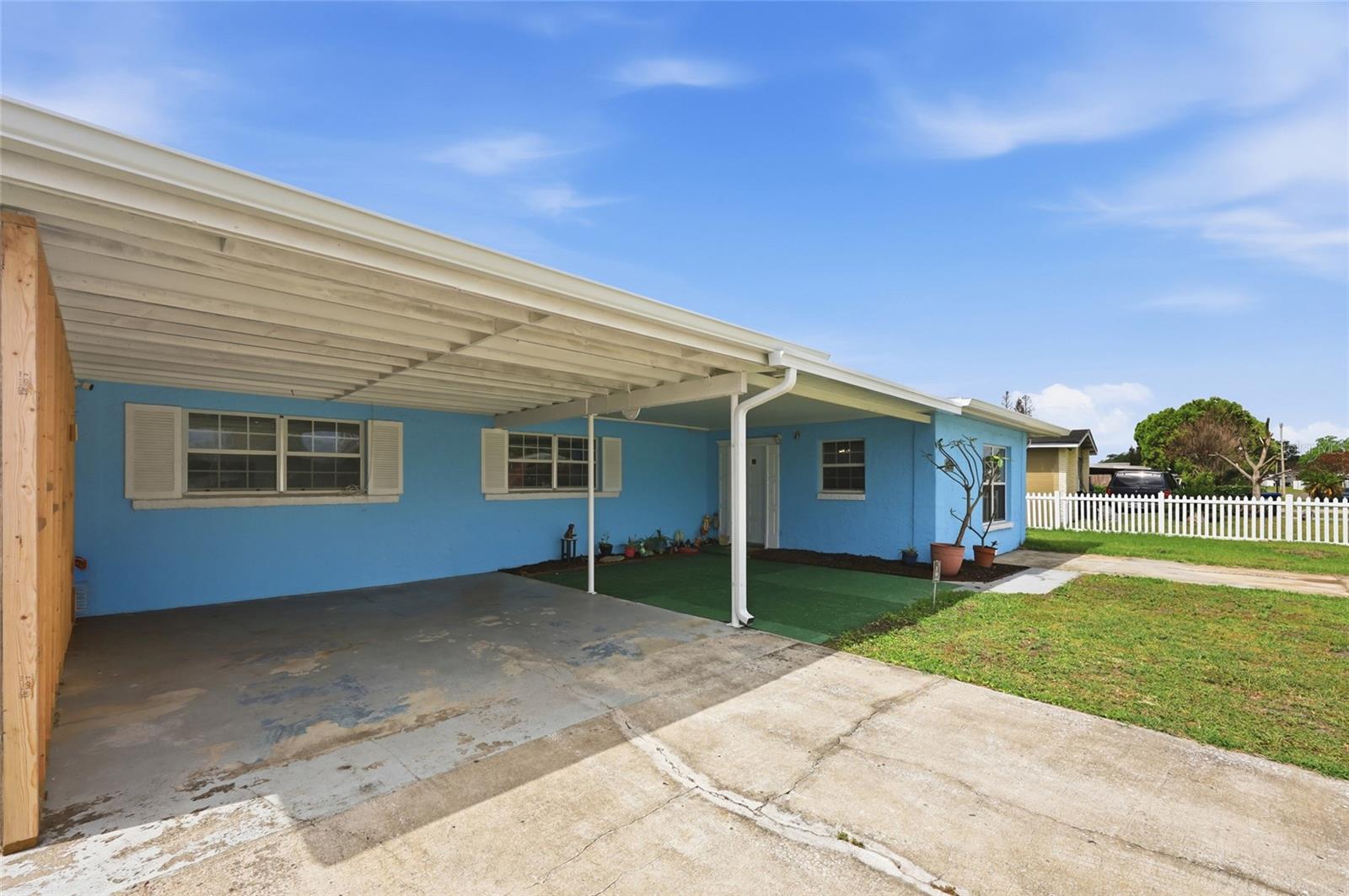 908 ROCK OAK DR