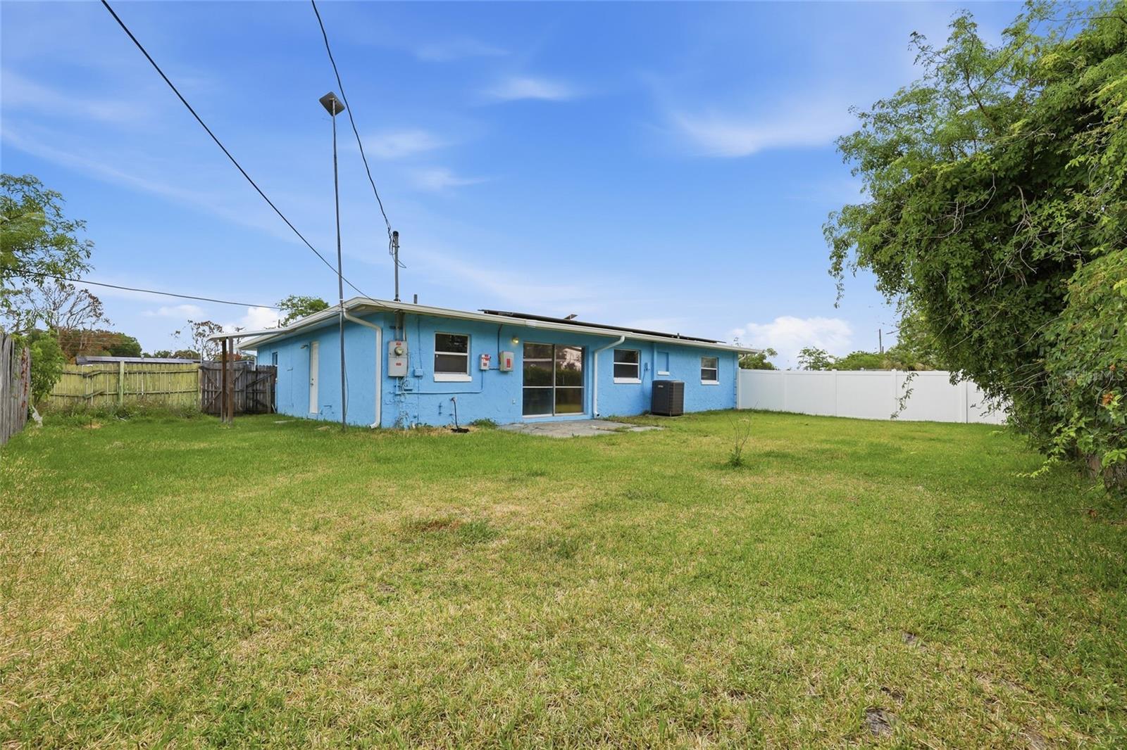 908 ROCK OAK DR