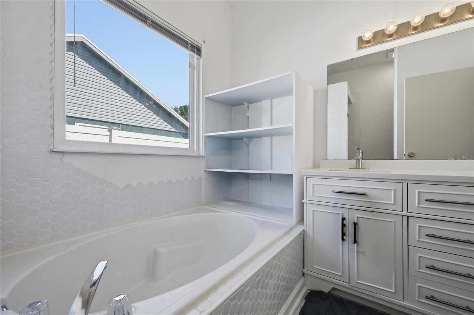 10137 PINK CARNATION CT