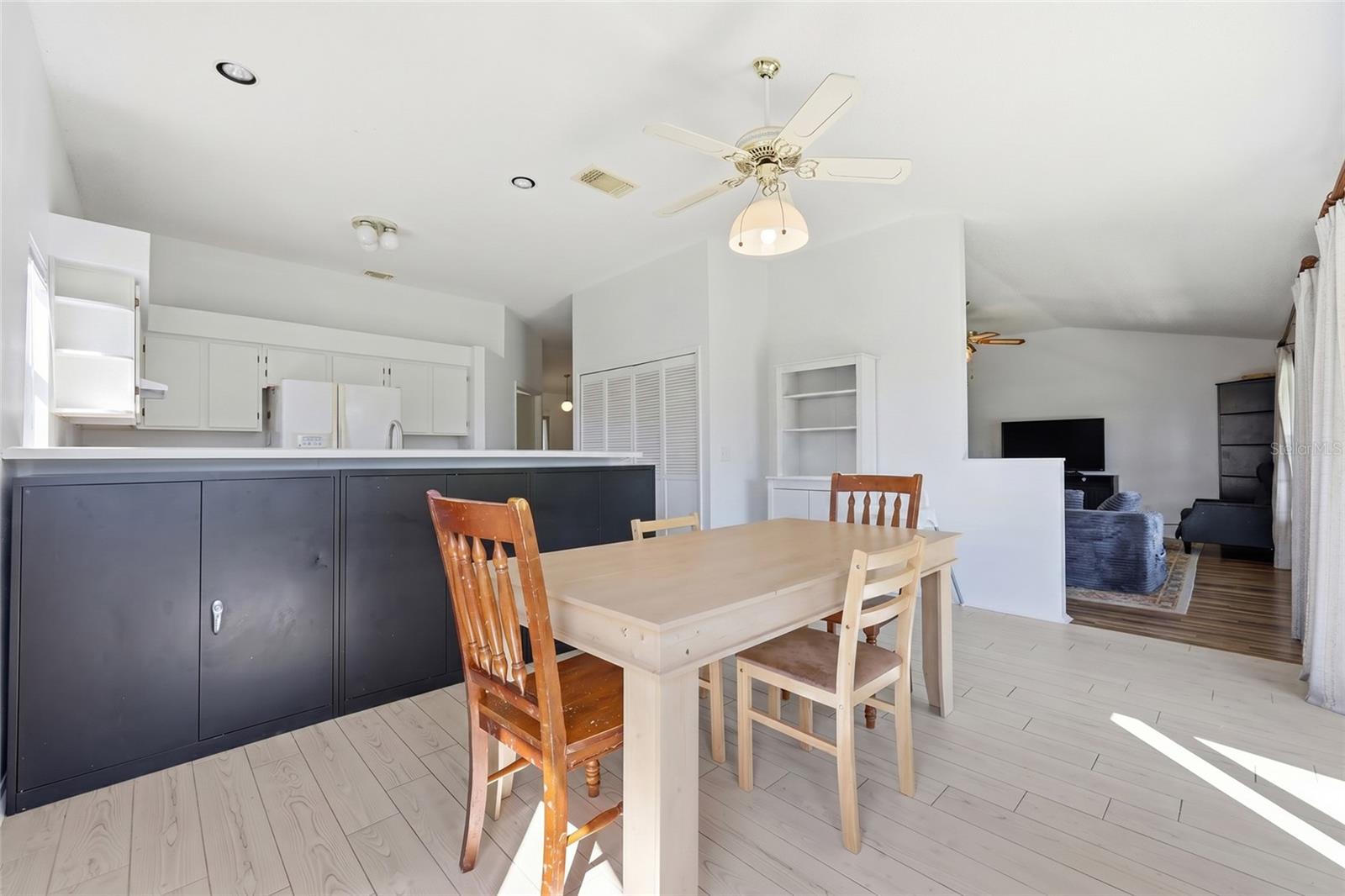 10137 PINK CARNATION CT